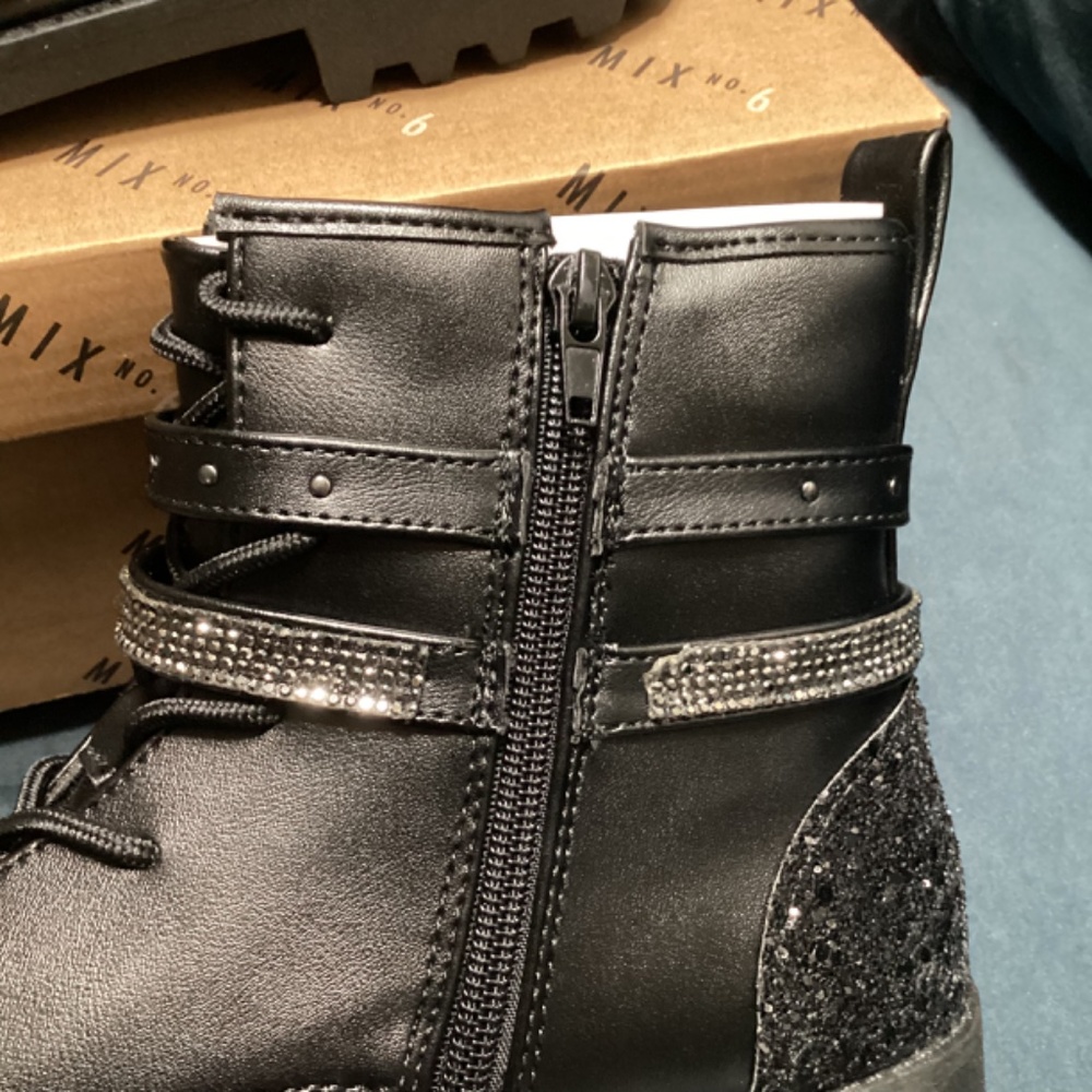 Girls Black Boots - Picture 11 of 16